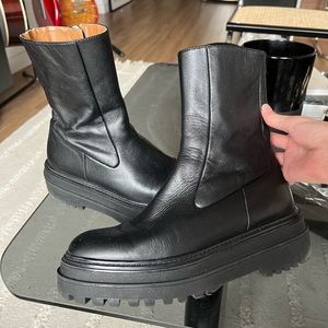 LEATHER BOOTS ZARA size 7.5